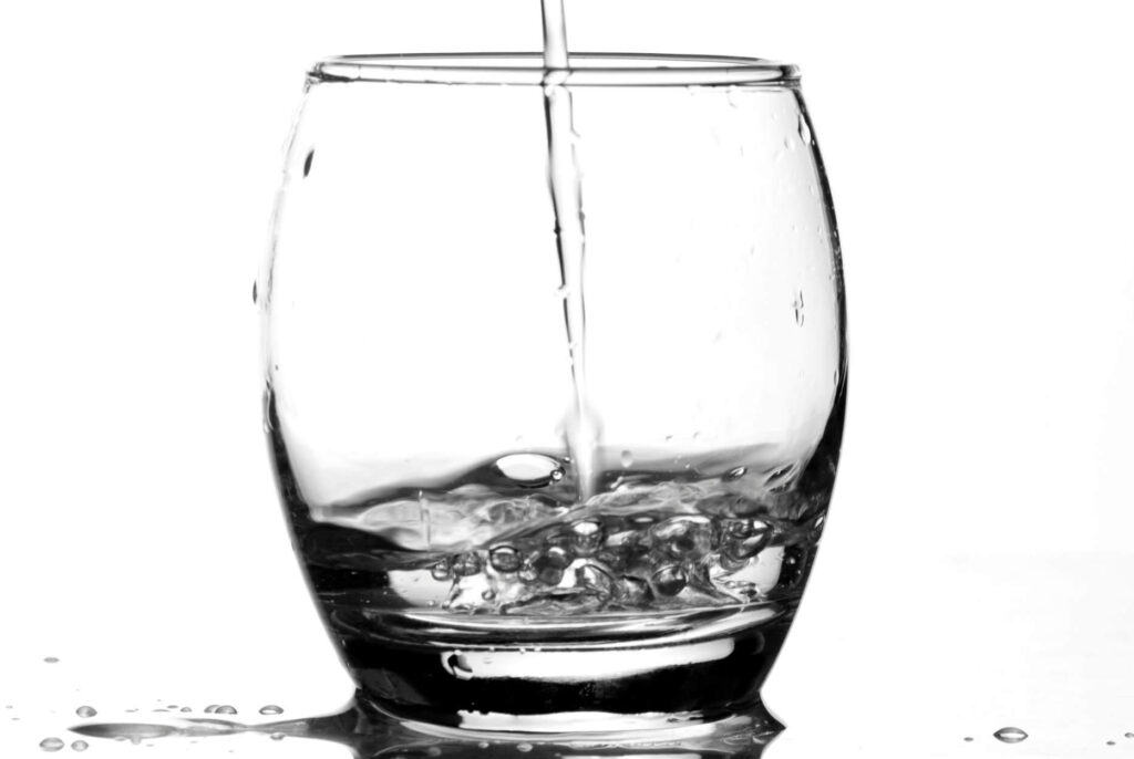 Drink adequate water to reduce belly fat