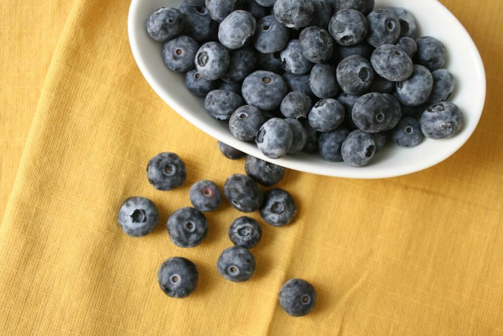 Berries are a good choice for diabetics
